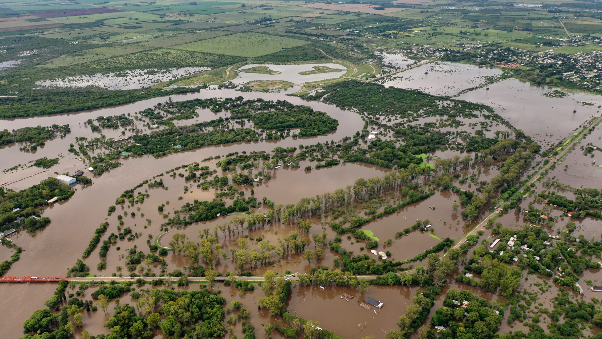 EL MERCADO AVANZA, EL AGUA TAMBIÉN