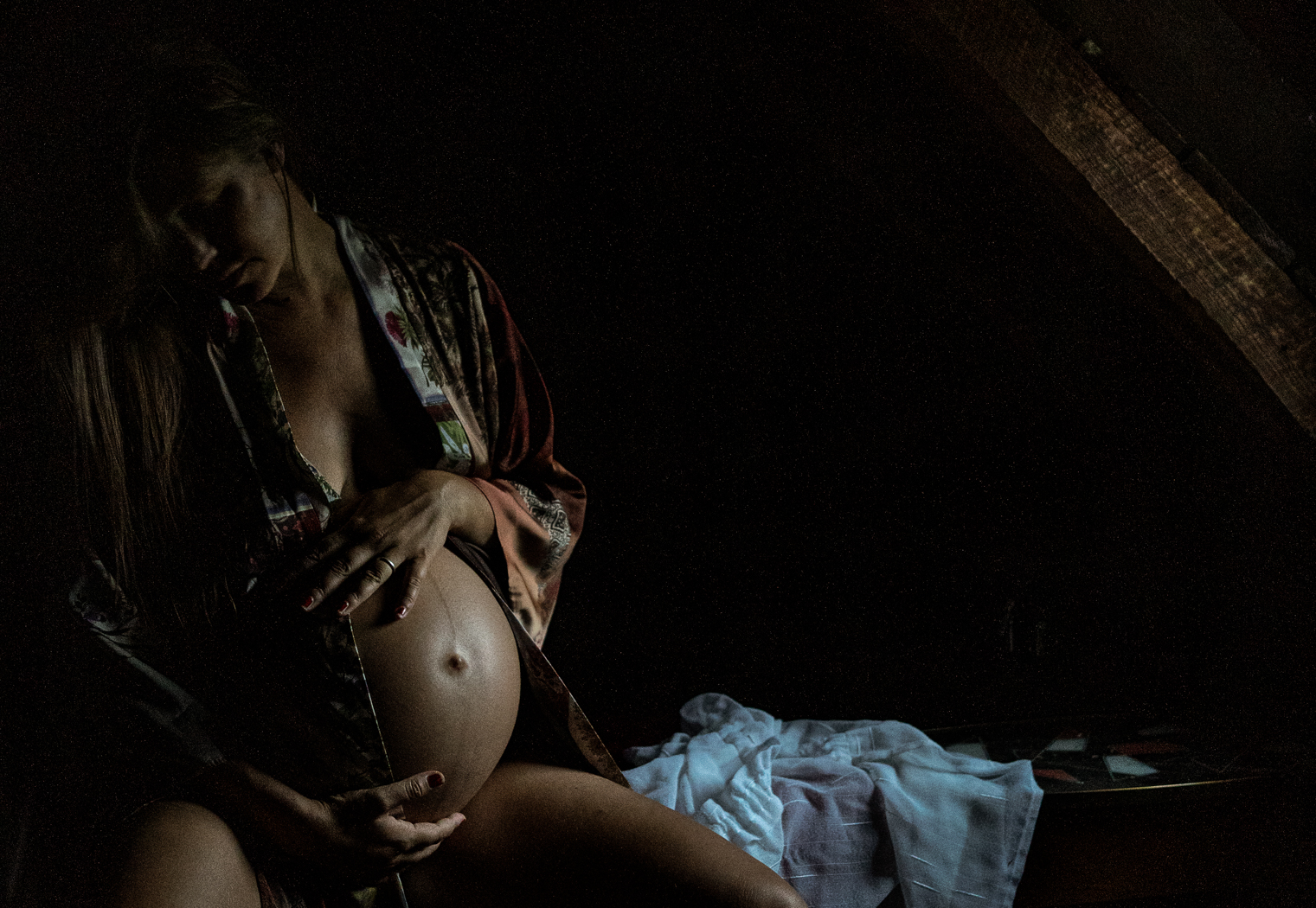 Self-portrait to say goodbye to the belly at 40 weeks pregnant on July 8, 2021, near Cologne, Germany. The next morning my water broke - my son was getting ready to leave my body.