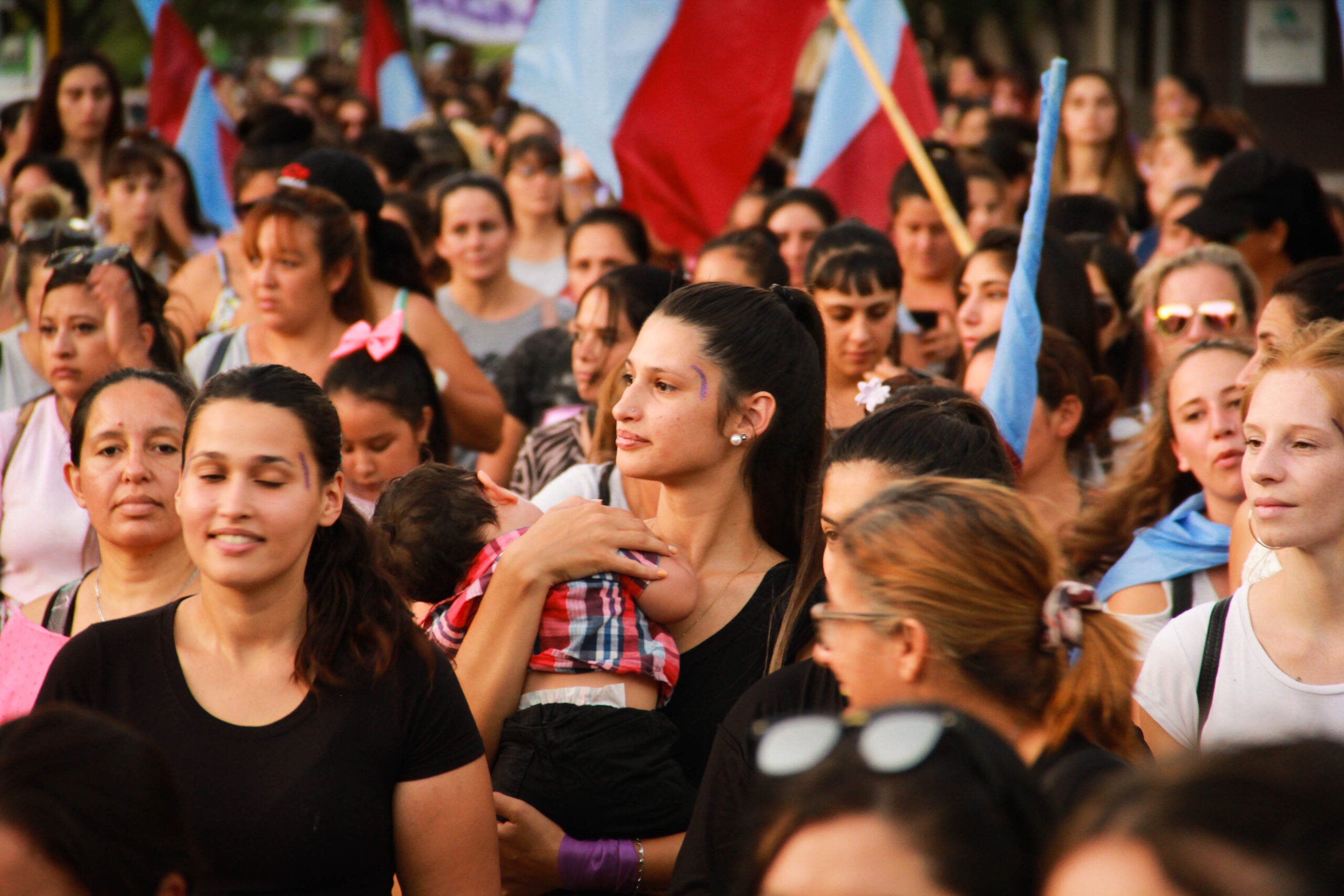 8M: CONSIGNAS PARA UN PAÍS DIFERENTE